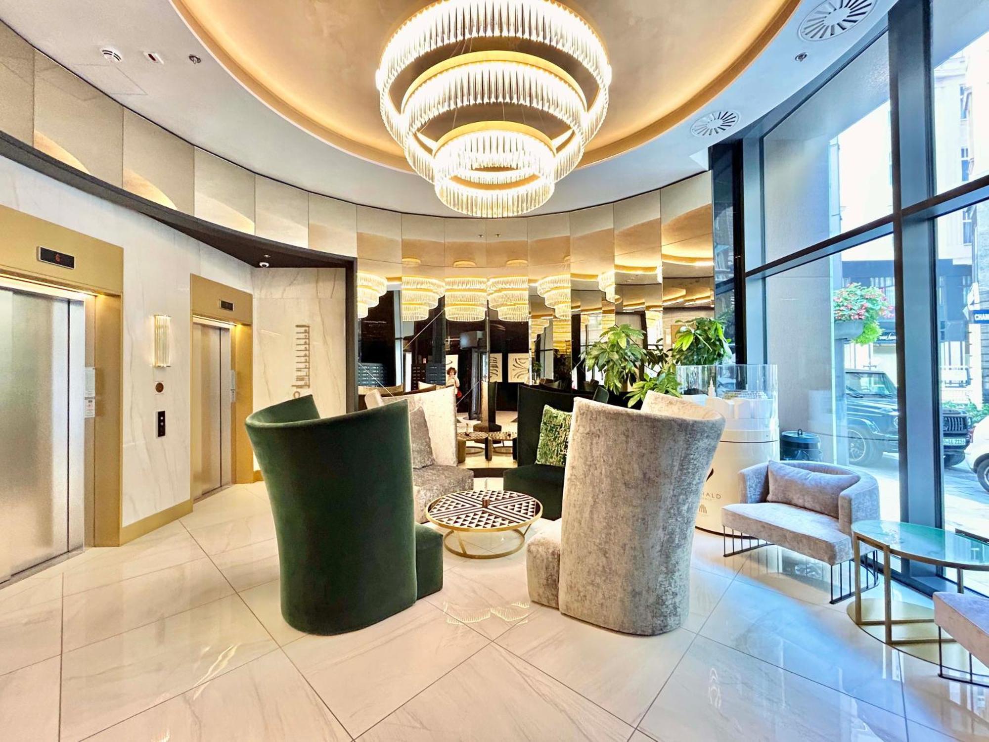Emerald Residence Luxury Apartments บูดาเปสต์ ภายนอก รูปภาพ